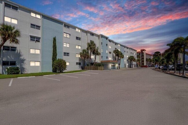 Building Photo - 109 Paradise Harbour Blvd
