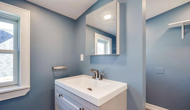 Building Photo - 4326 Brownway Ave