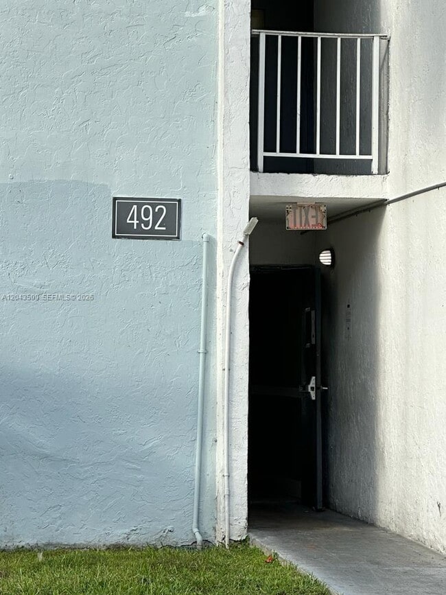 Building Photo - 492 NW 165th St