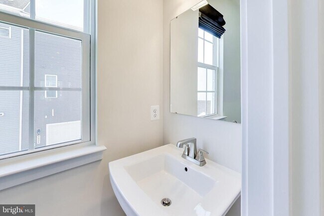 Building Photo - 11330 Meridian Hill Way