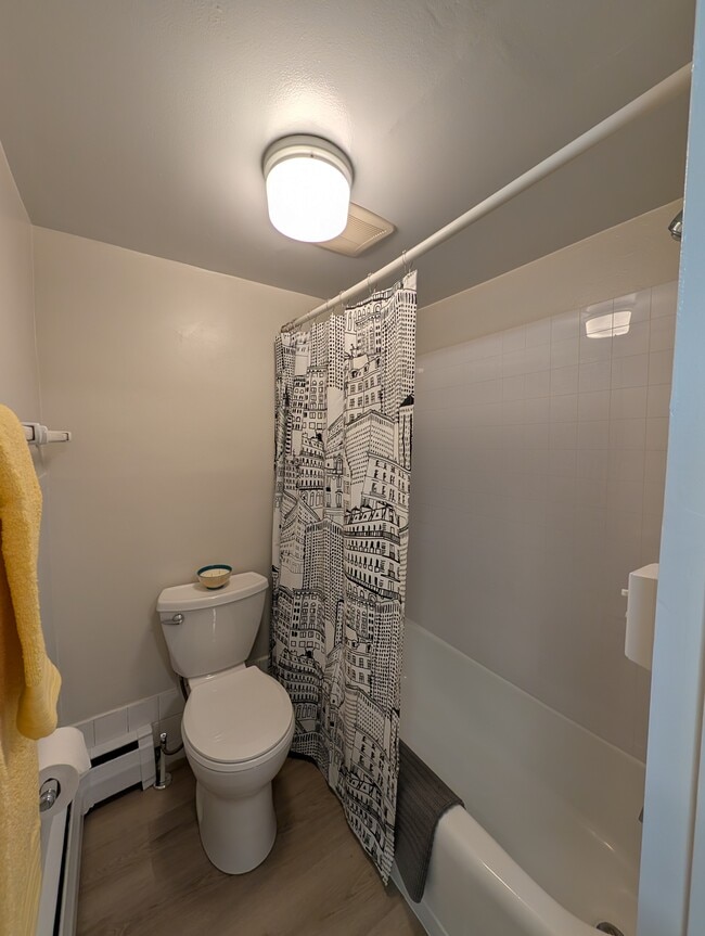 Building Photo - 29 Prospect Ave NE