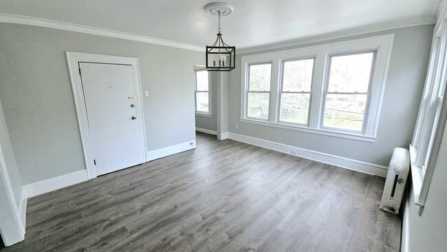 Building Photo - 8 Boyden Pkwy S