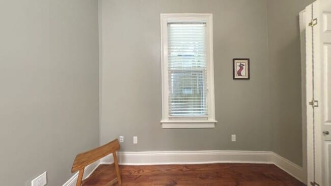 Building Photo - Well-Kept 2-Bedroom, 1-Bath Home in a Desirable Location!