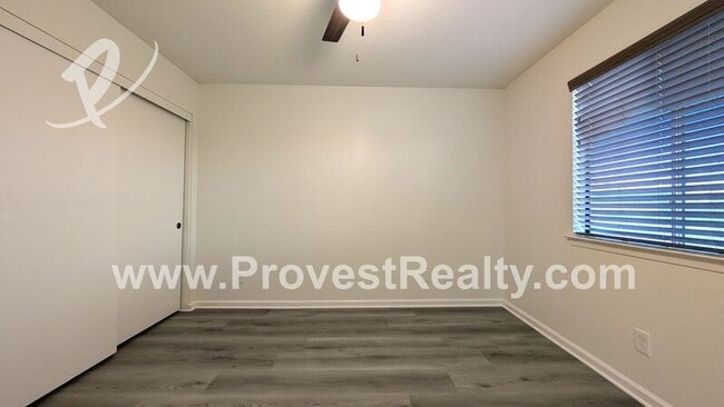 Building Photo - 10790 Sauk Rd