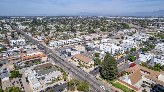 Building Photo - 6003 Craner Ave