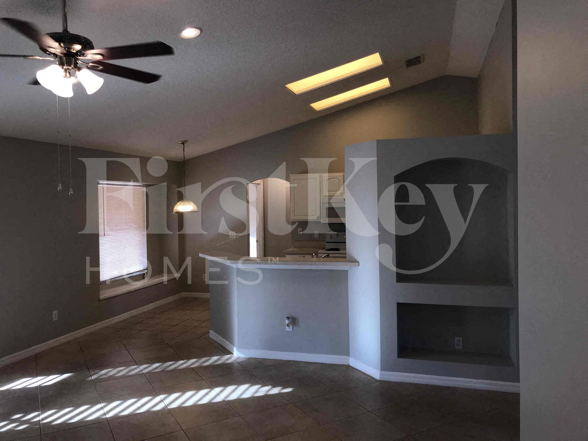 Building Photo - 1550 Golfside Village Blvd