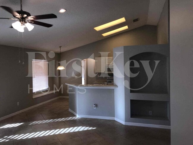 Building Photo - 1550 Golfside Village Blvd