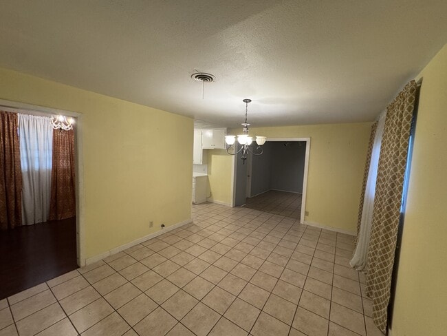 Building Photo - 3608 Edgemont Dr
