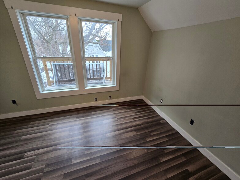 Building Photo - 6 Dixon St