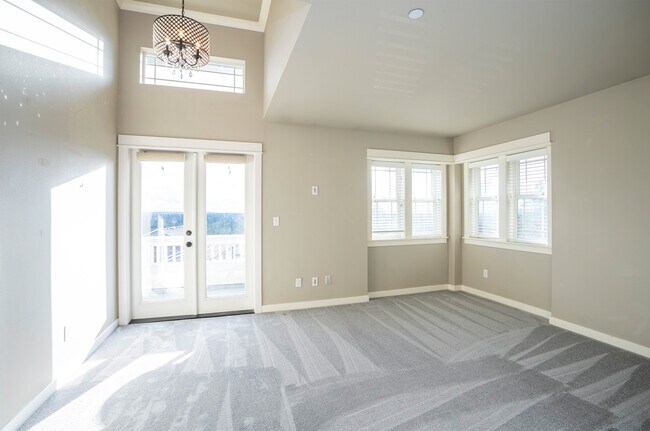 Building Photo - 1749 Skyline Ridge Ln SW