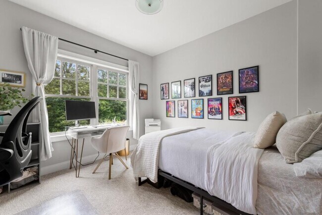 Building Photo - 2045 Bellrick Rd NW