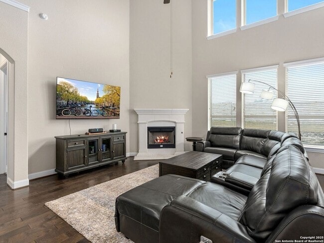 Building Photo - 1714 Kosmas Dr