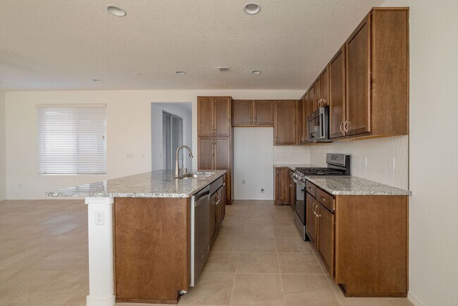 Building Photo - Brand New Pulte Townhome Available Now!!!