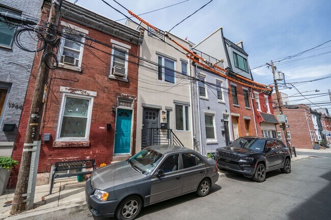 Building Photo - Modern Olde Kensington Home