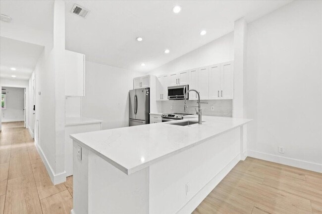Building Photo - 10352 Mateo Ct