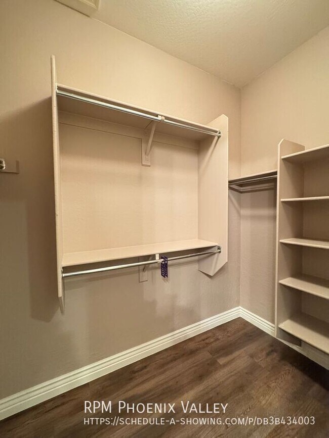 Building Photo - 1742 W Owens Way