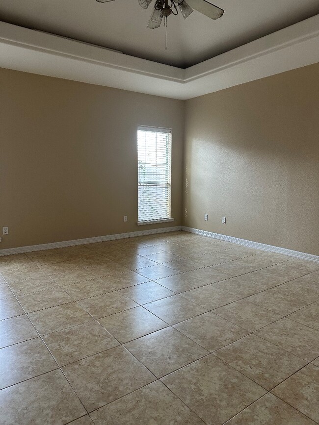 Building Photo - 4007 Zuley St