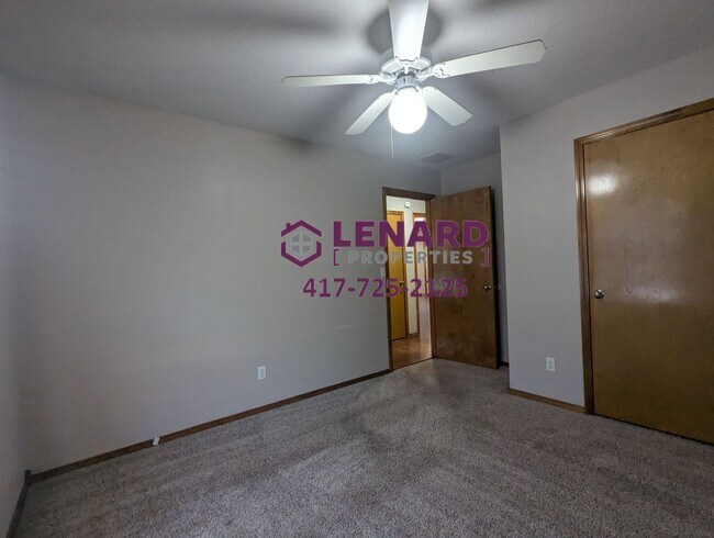 Building Photo - Spacious 3 Bedroom Home!