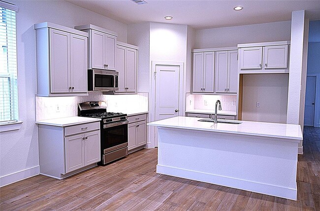Building Photo - 219 Lukewood Cir
