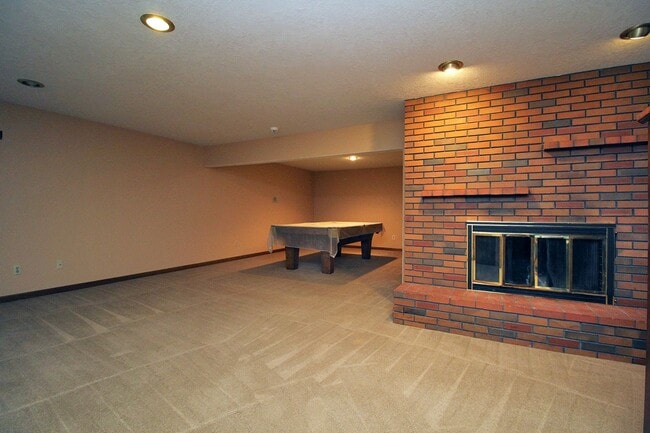 Building Photo - 2727 SE 58th Ave