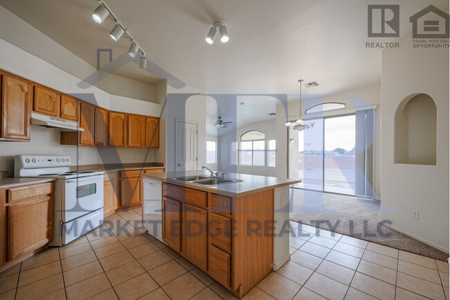 Building Photo - 4 Bed/2 Bath Home at SR-101/35th Ave! JOIN...