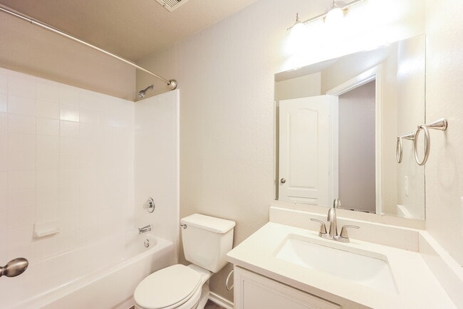 Building Photo - 6206 Kensinger Pass