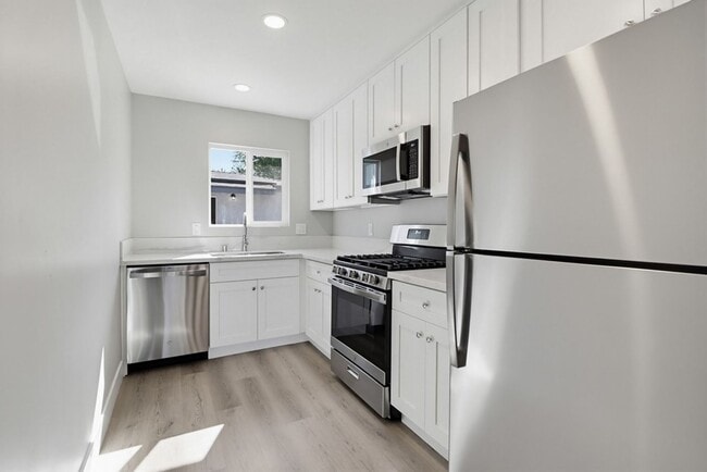 Building Photo - 54TH STREET 2985-2987 FRONT UNITS
