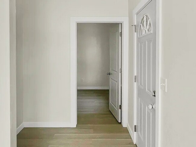 Building Photo - Sleek & Spacious 3-Bedroom Duplex Near Dow...