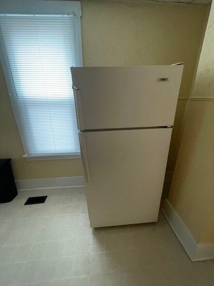 Building Photo - 410 W McKibben St