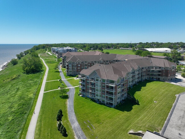 Building Photo - 4130 S Lake Dr