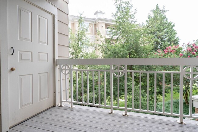 Building Photo - 1 BR 1 BA Condo in Reston