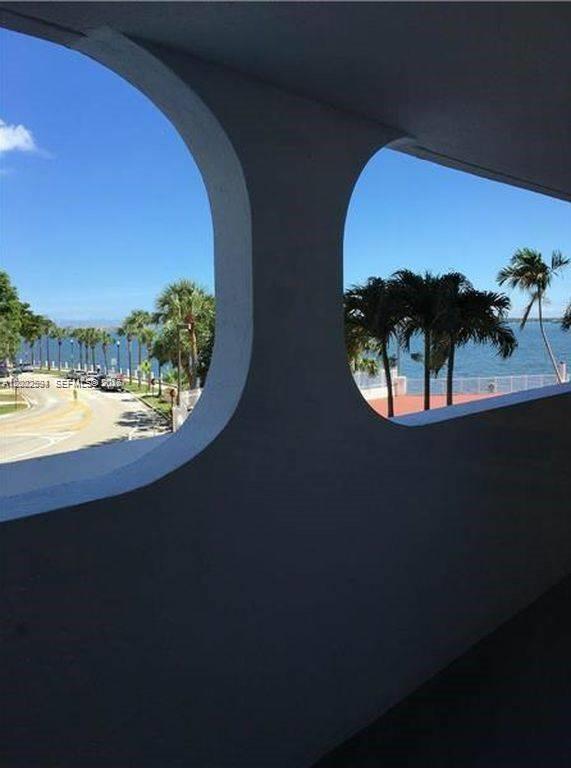 Building Photo - 200 SE 15th Rd