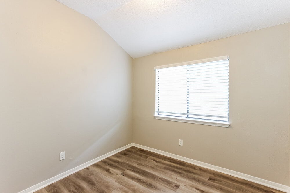 Building Photo - 6736 Poppy Dr