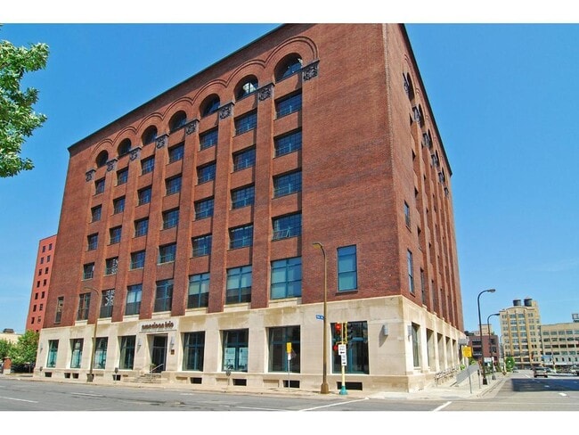 Building Photo - 250 Park Ave