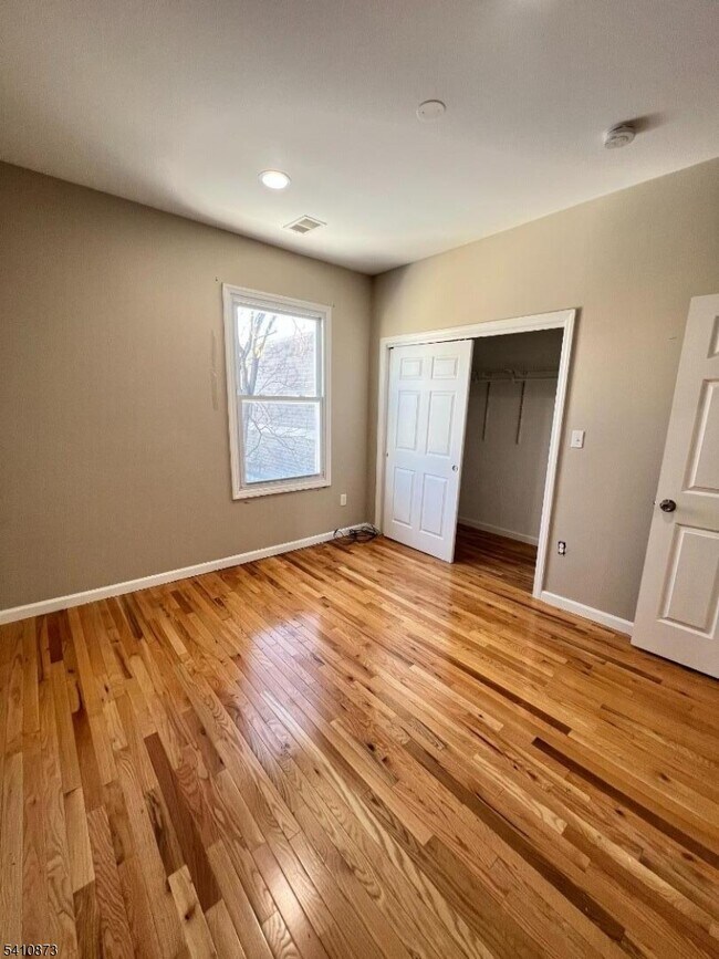 Building Photo - 485 E 27th St