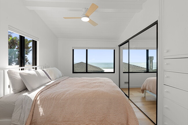 Building Photo - 2988 Solimar Beach Dr