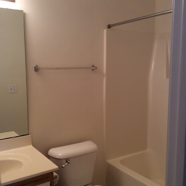 Building Photo - Updated flooring, McClelland Town homes 2BR/2Bath one level patio home, with back court yard! Clo...