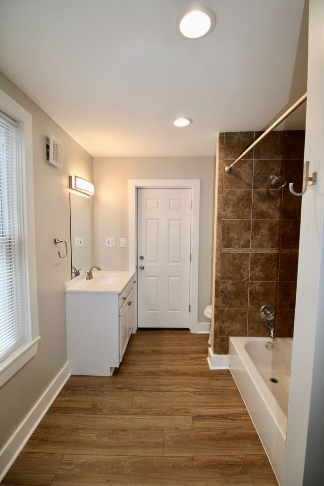Building Photo - Spacious Single-Family Home on Penn St