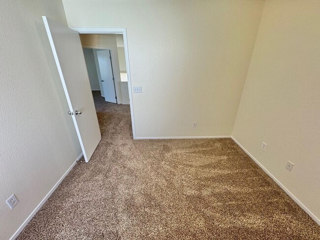 Building Photo - WELCOME TO THIS SPACIOUS 4-BEDROOM, 2.5-BA...