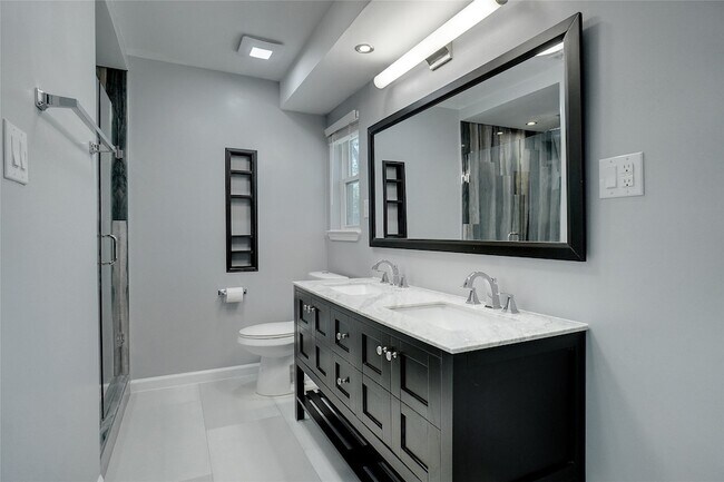 Building Photo - 1104 Shady Pine Ct