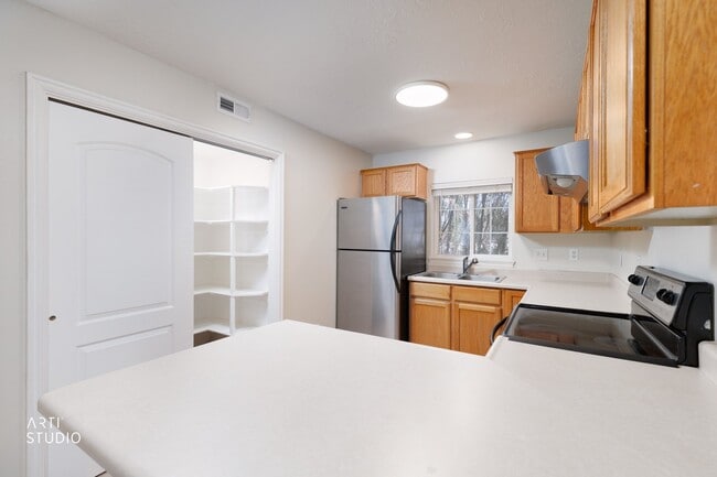 Building Photo - 1227 W 160 N