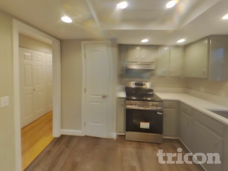 Building Photo - 7213 NW Rhododendron Pl