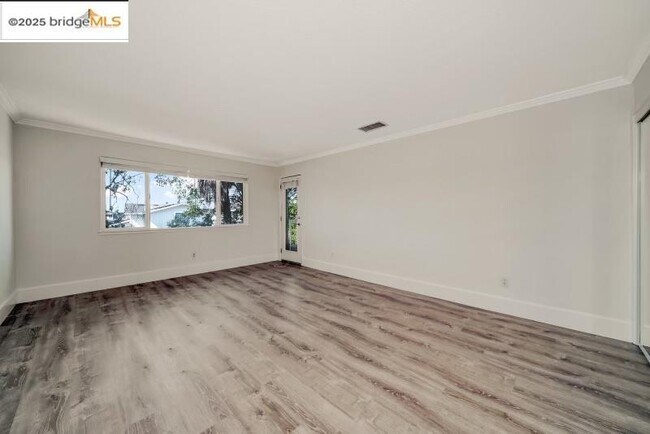 Building Photo - 905 Lido Cir