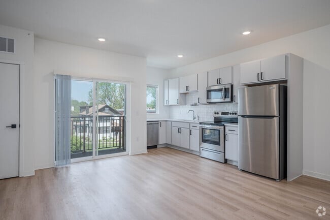2BR,1BA - 721SF - Kitchen - The Quinn