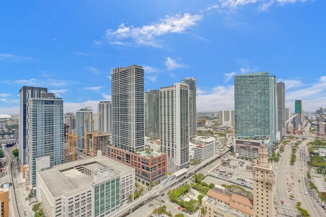 Building Photo - 398 NE 5th St