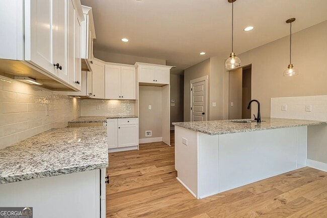 Building Photo - 65 Oakhurst Trail