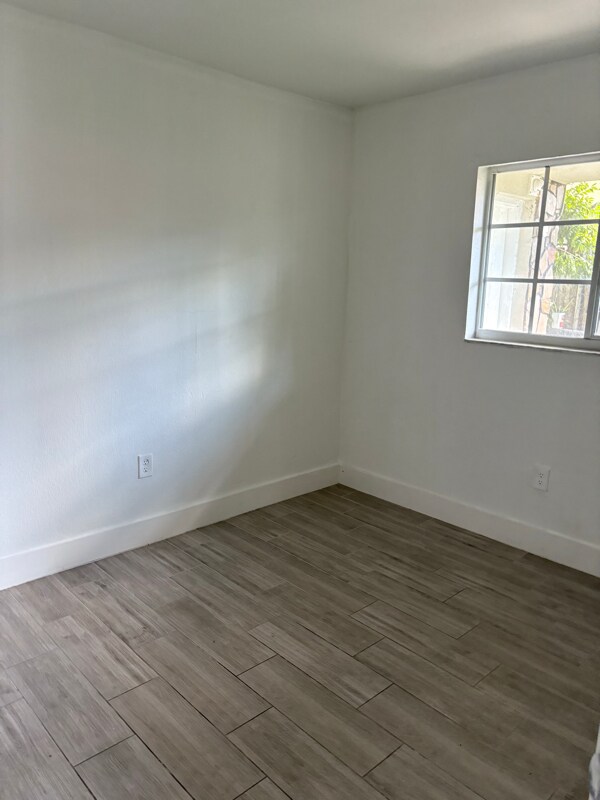 Building Photo - 2535 NW 9th St