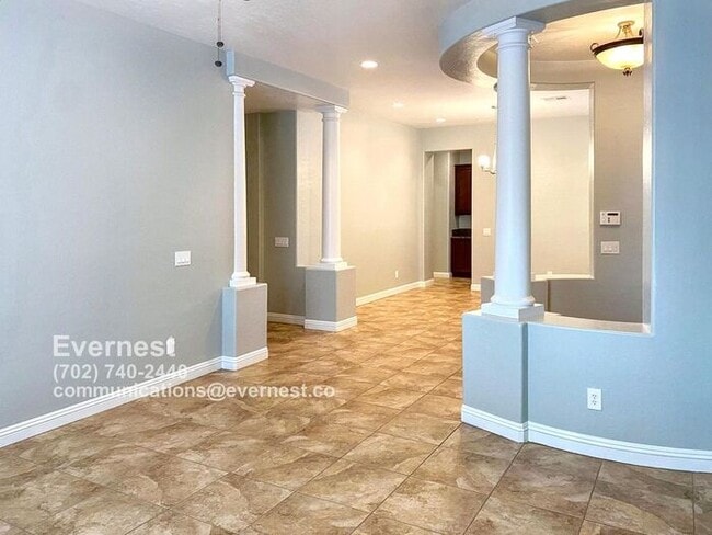Building Photo - Stunning 5-Bedroom Home with Fireplace and...