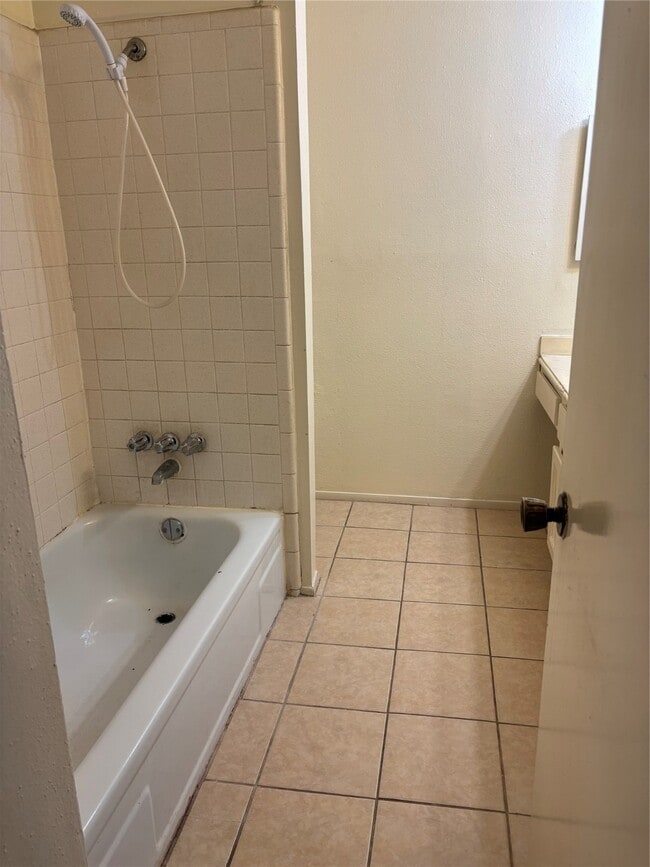 Building Photo - 6316 Rumford Ln