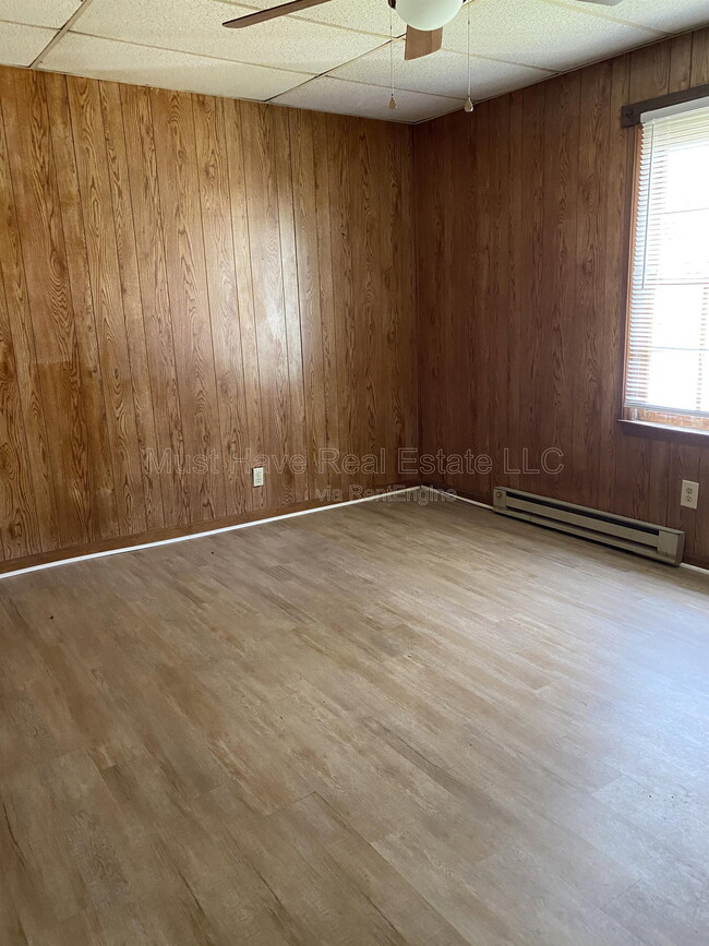 Building Photo - 1627 B Ave SE